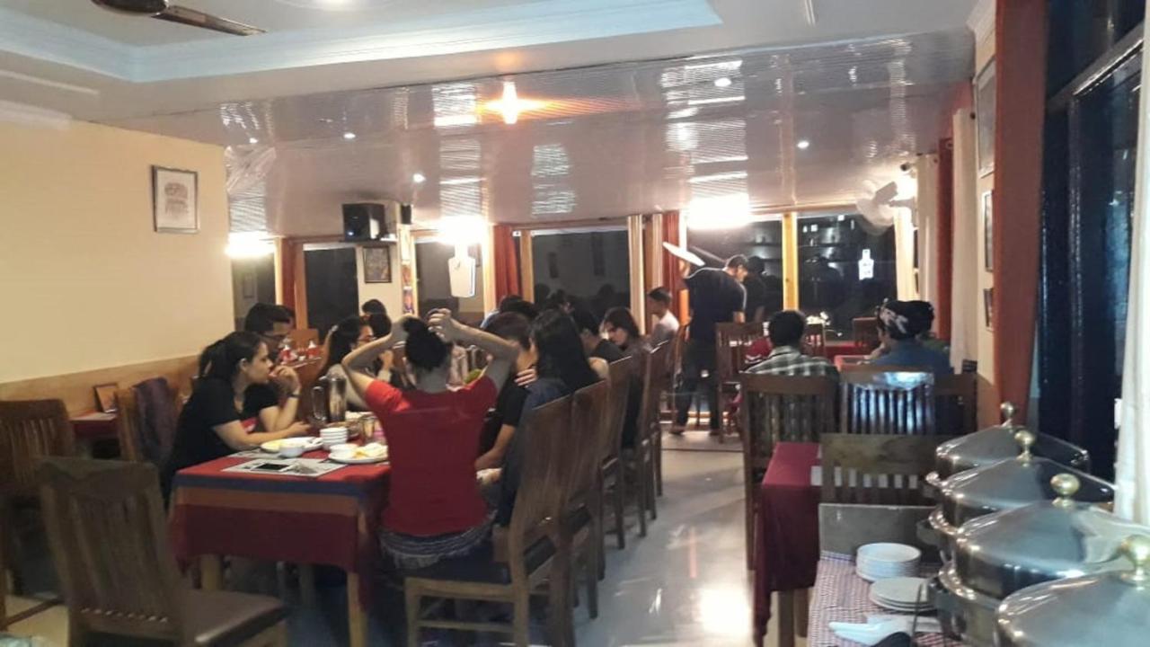 Hotel Om Palace McLeod Ganj Bagian luar foto