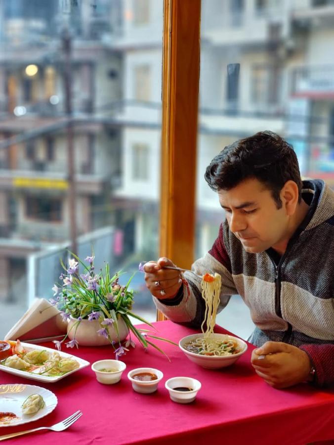 Hotel Om Palace McLeod Ganj Bagian luar foto